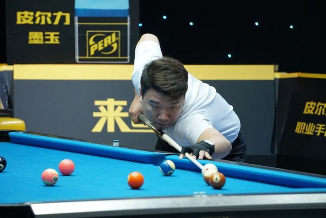 翘首以盼的 翘首以盼的