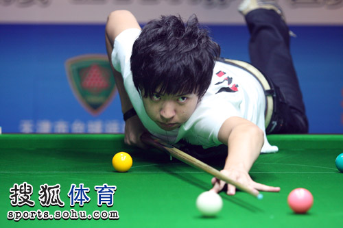 指导年轻一 指导年轻一