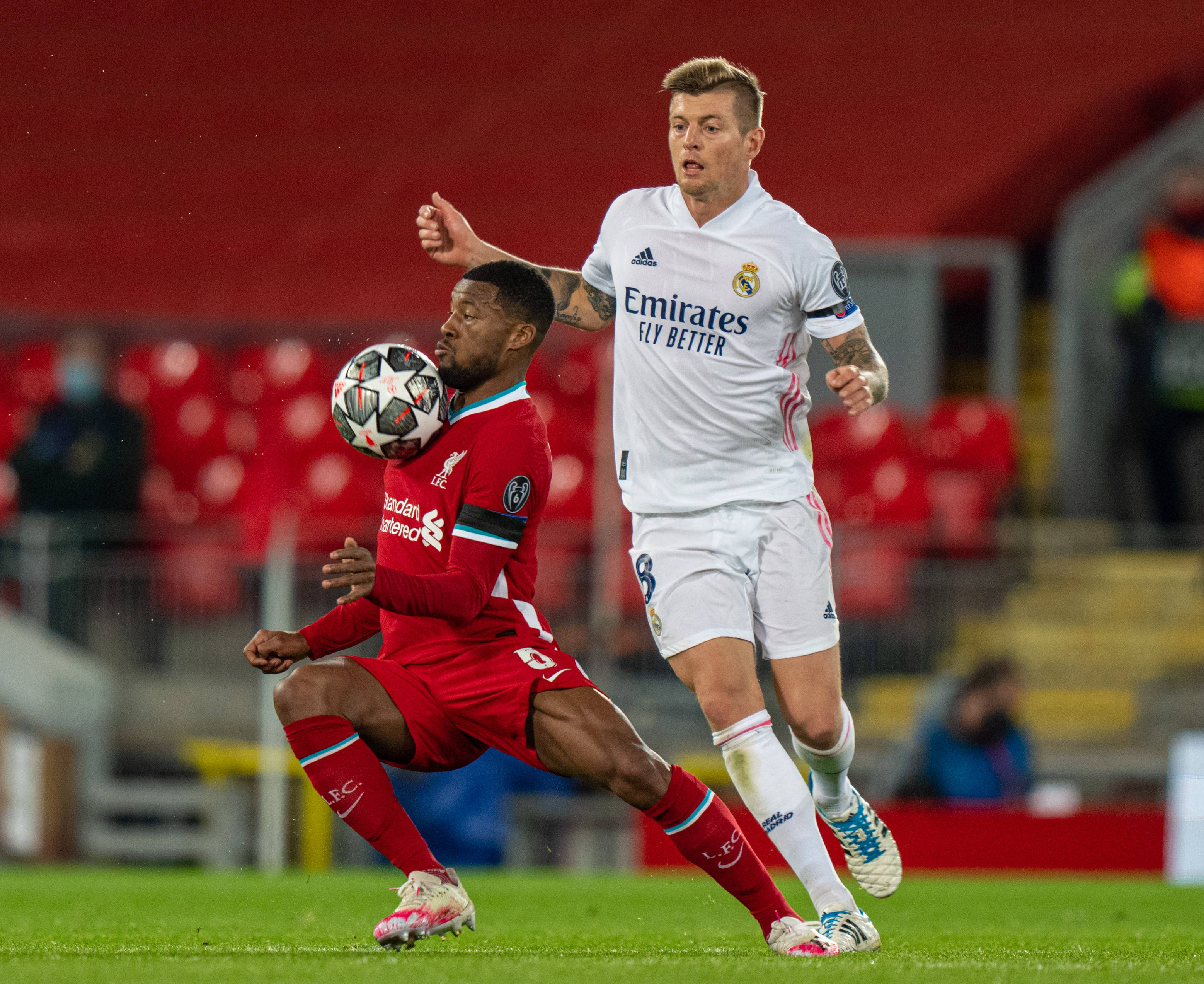 边路拉长对 边路拉长对