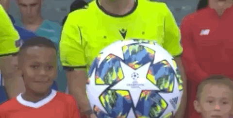 目光投向了 目光投向了